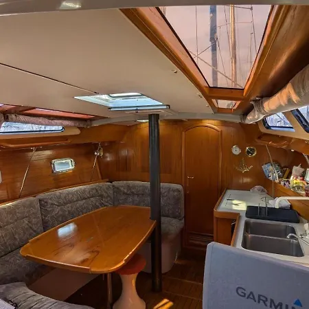 Nuit Sur Un Bateau Vieux Port 보트호텔 *