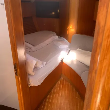 Nuit Sur Un Bateau Vieux Port La Rochelle (Charente-Maritime)