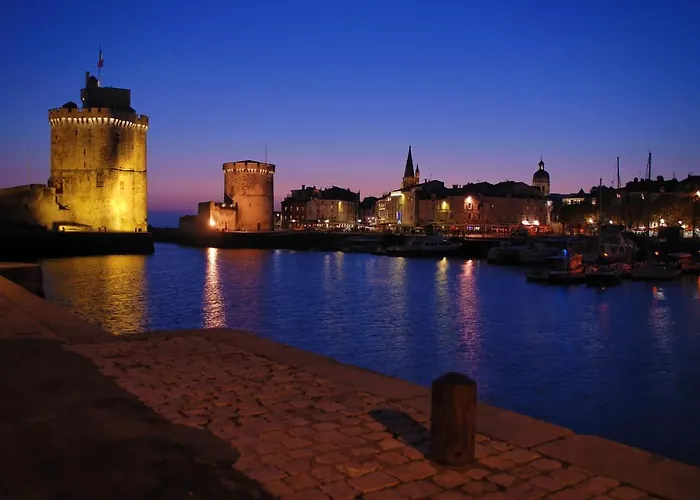 Nuit Sur Un Bateau Vieux Port Botel La Rochelle (Charente-Maritime)